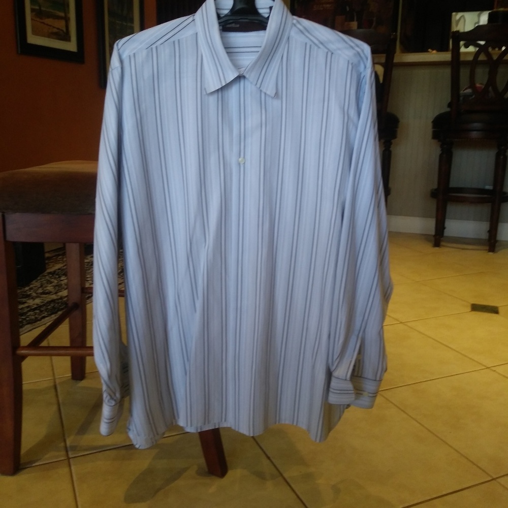 Mens Perry Ellis button down dress shirt